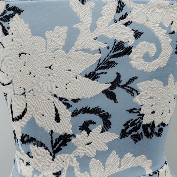 Trixxi dress - Picture 4 of 10